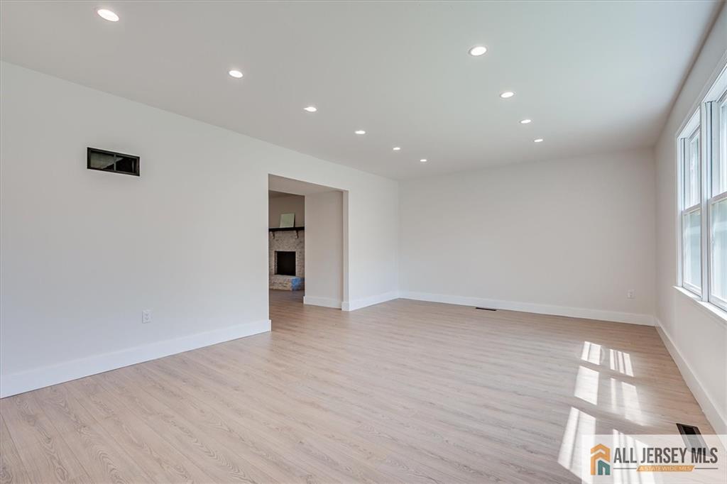 23 Amherst Way West Windsor NJ 08550