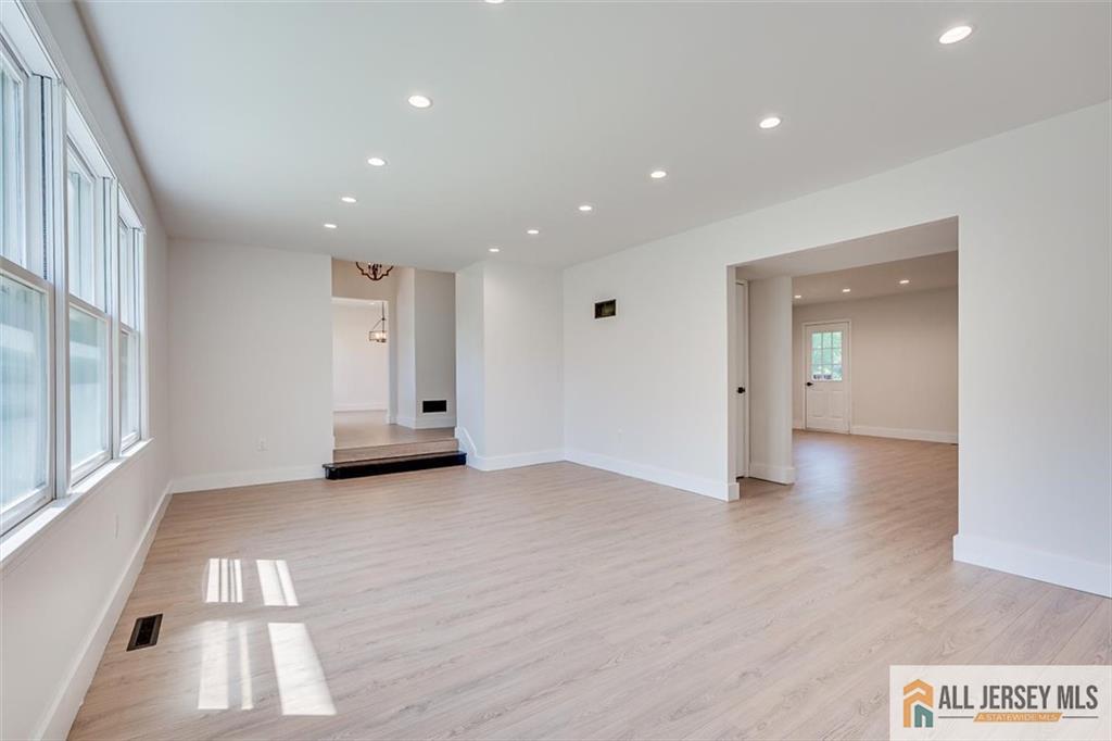 23 Amherst Way West Windsor NJ 08550