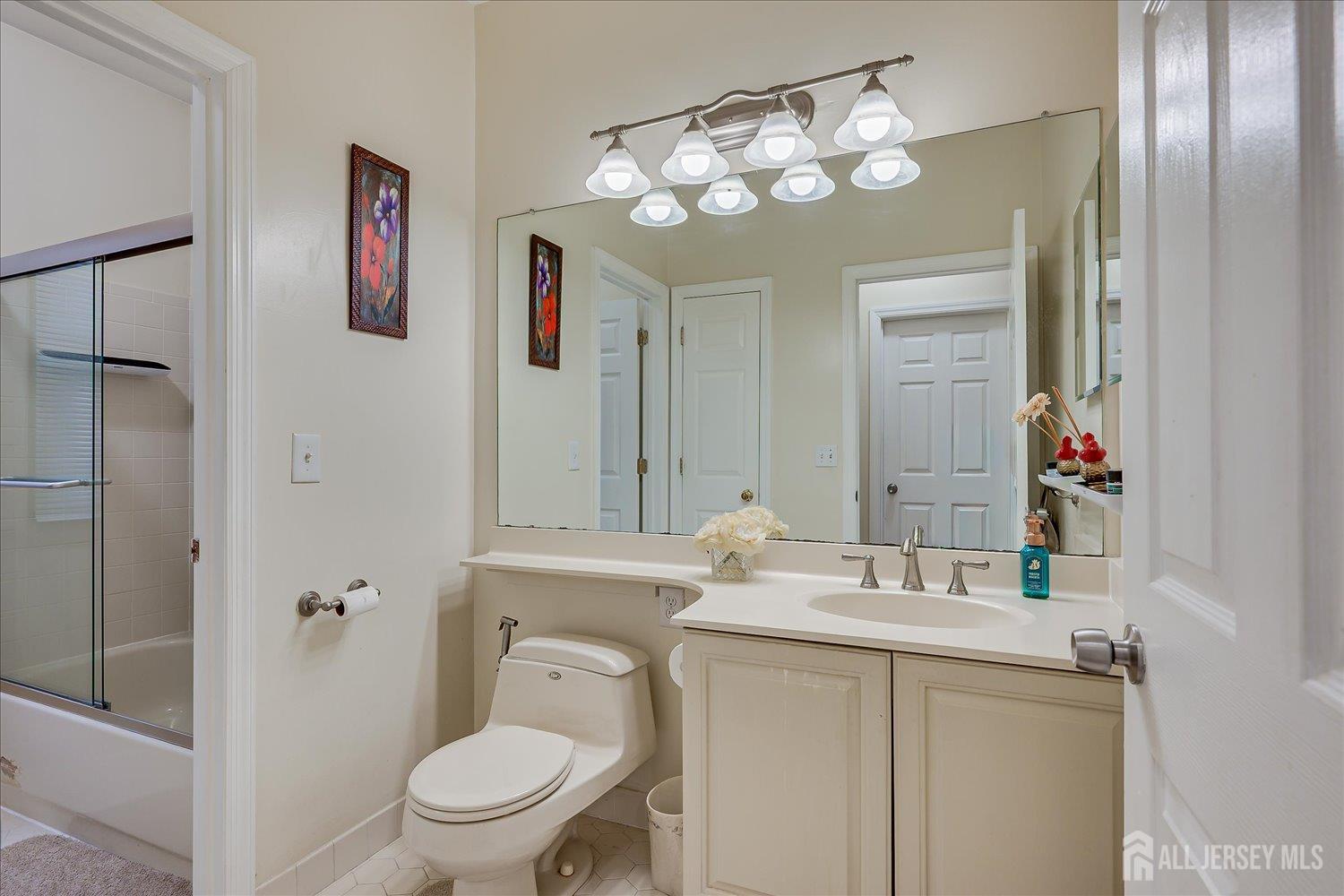 8 Mcbride Way Bridgewater NJ 08807