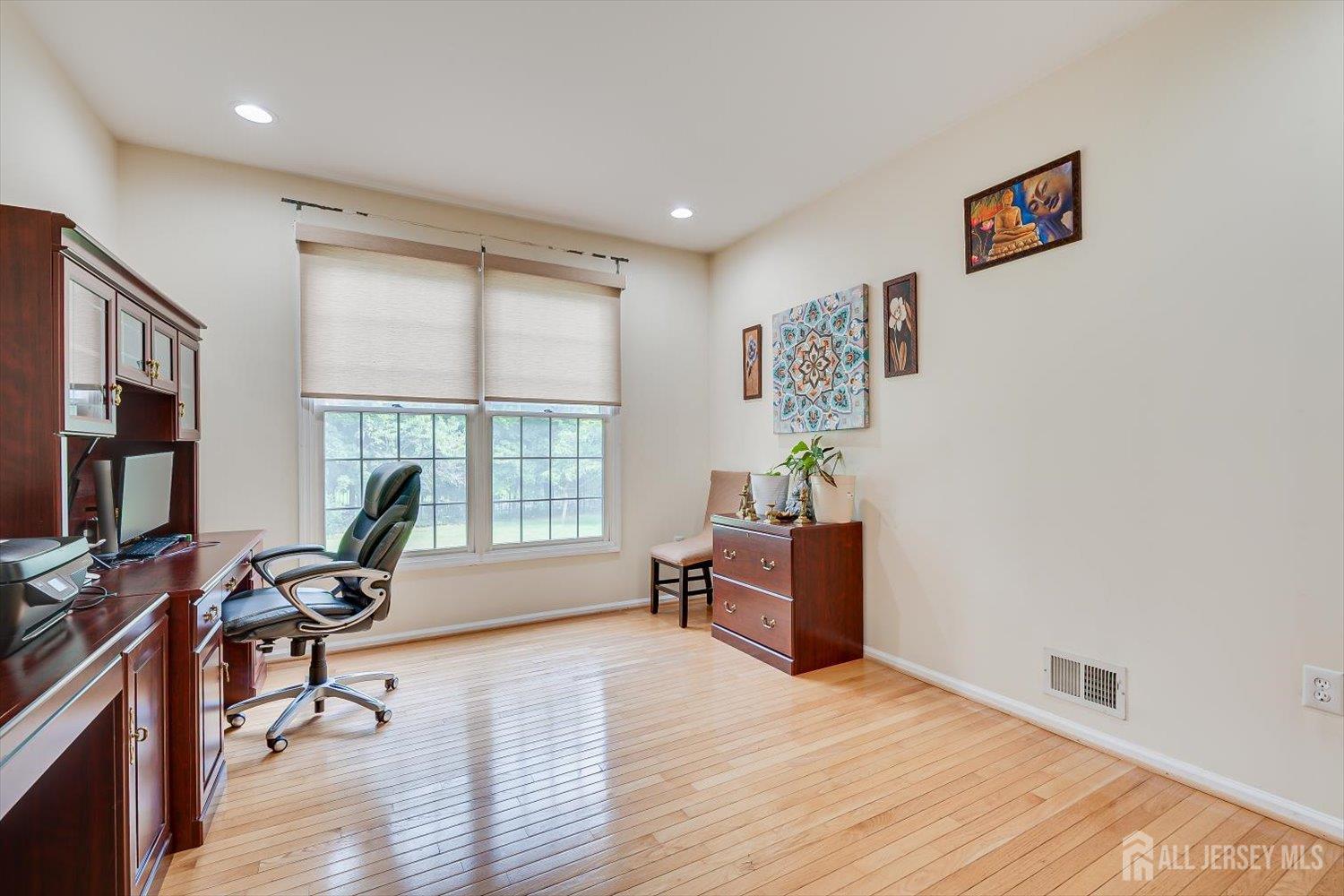 8 Mcbride Way Bridgewater NJ 08807