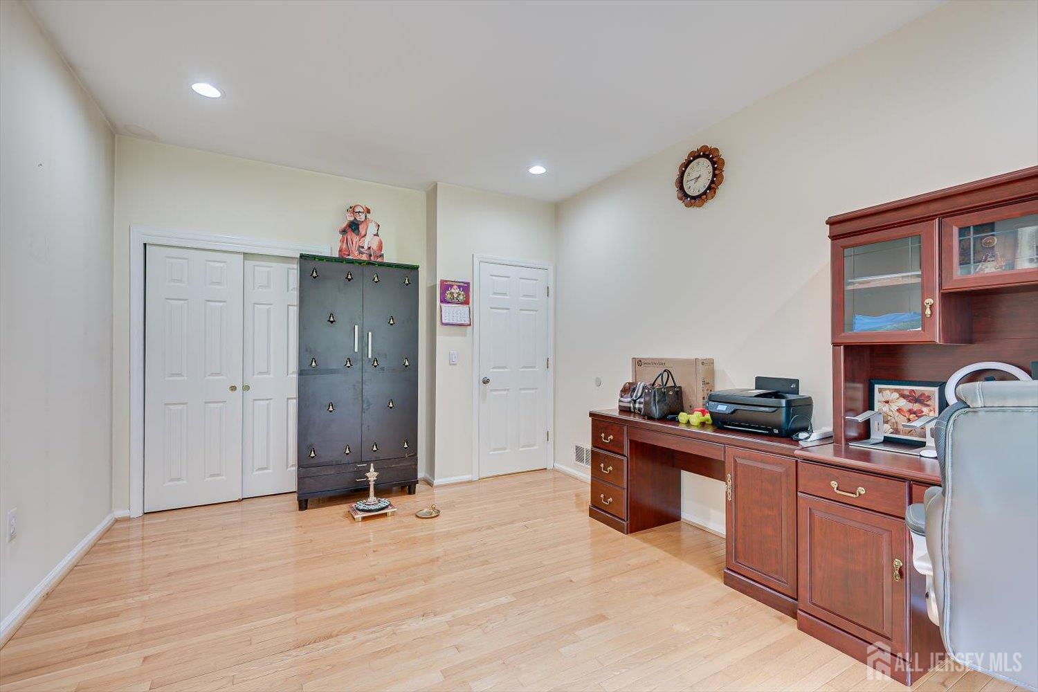 8 Mcbride Way Bridgewater NJ 08807