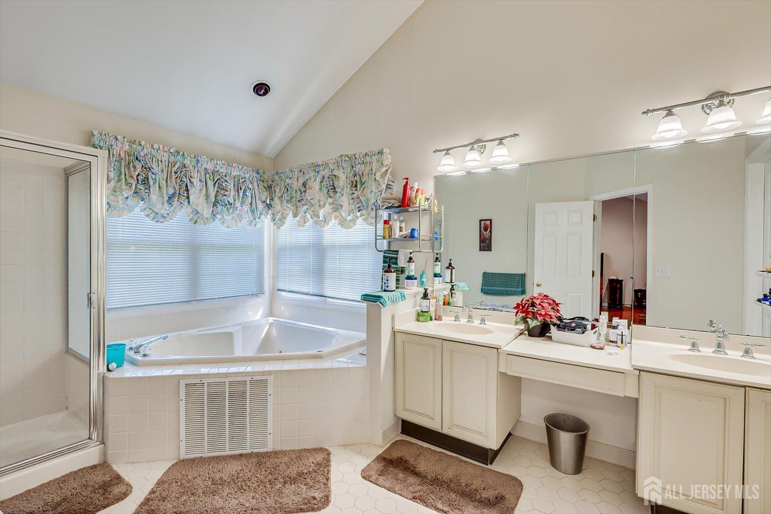 8 Mcbride Way Bridgewater NJ 08807