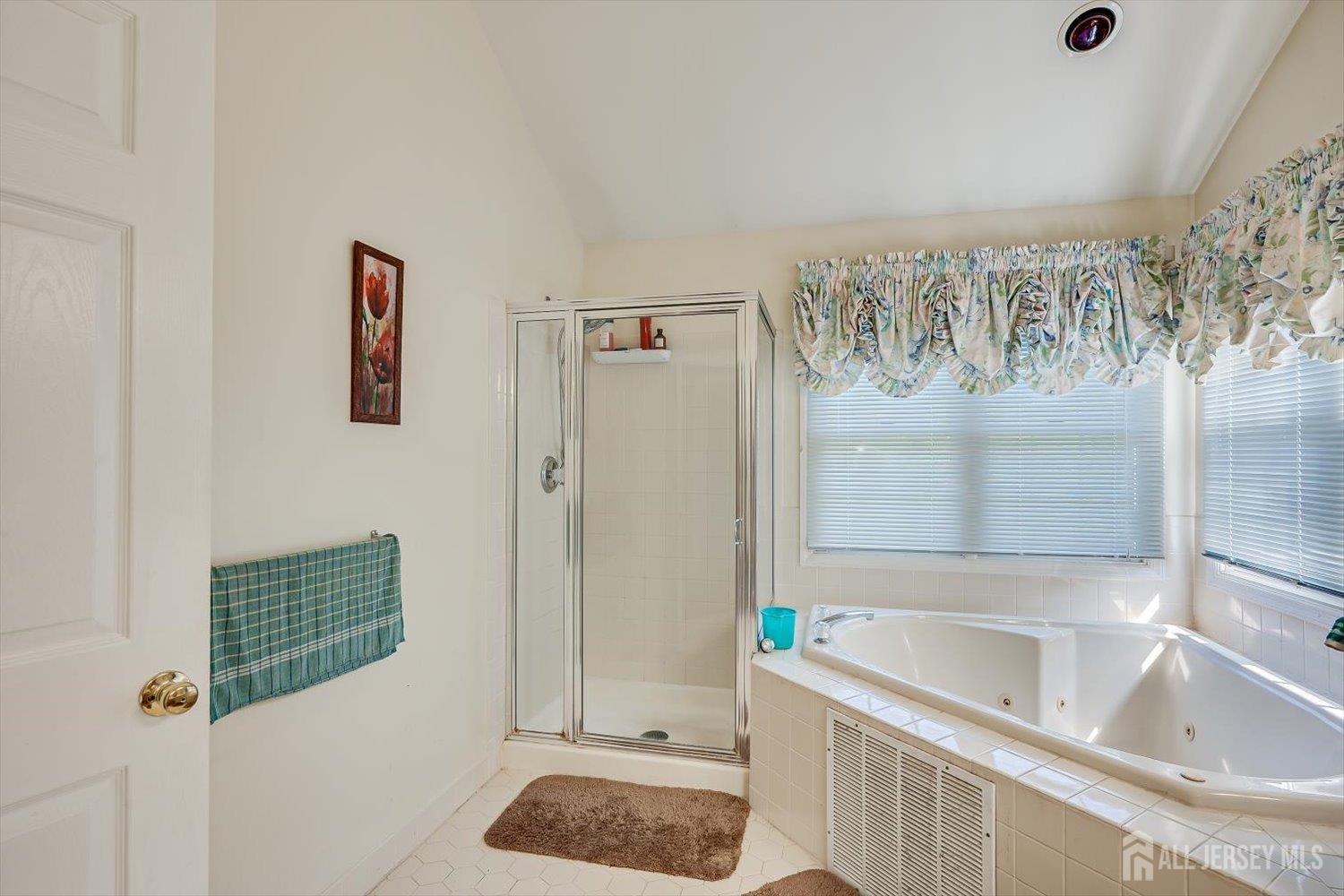 8 Mcbride Way Bridgewater NJ 08807