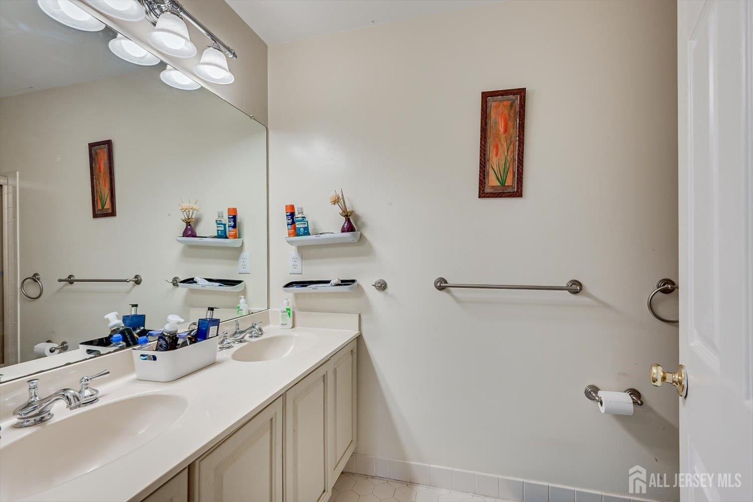 8 Mcbride Way Bridgewater NJ 08807