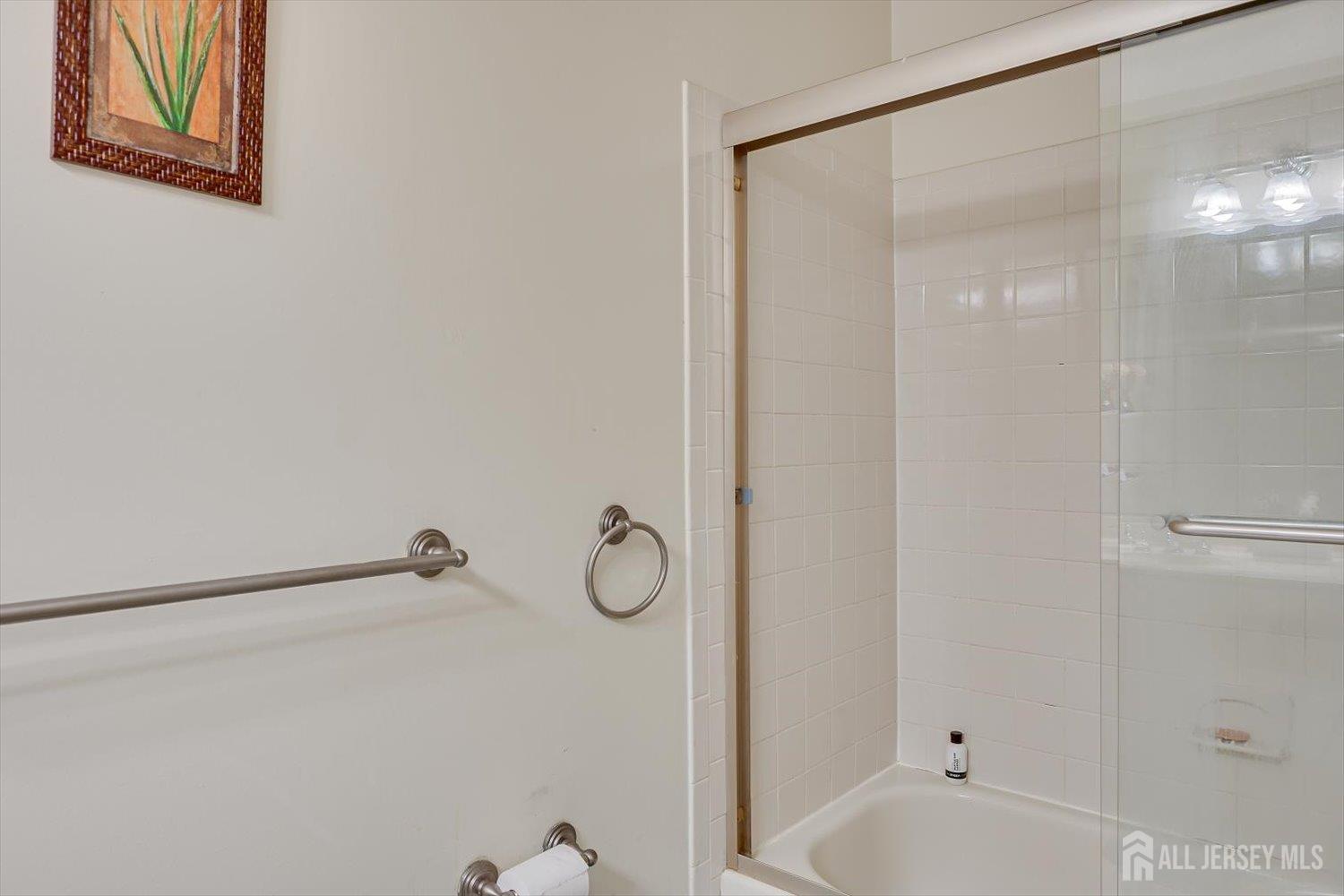 8 Mcbride Way Bridgewater NJ 08807