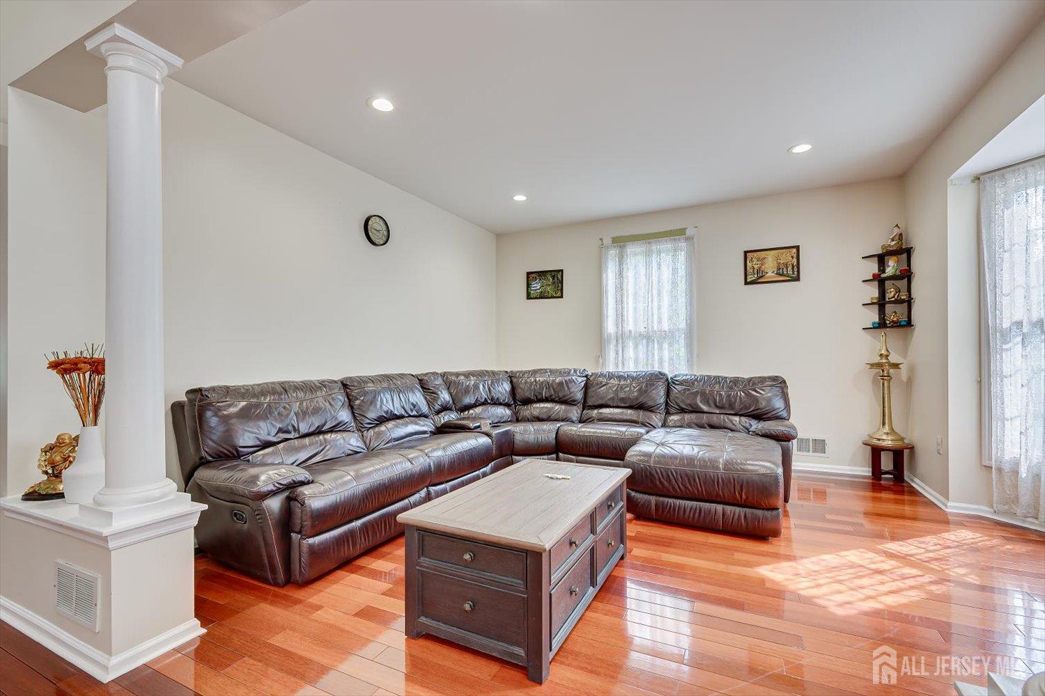 8 Mcbride Way Bridgewater NJ 08807