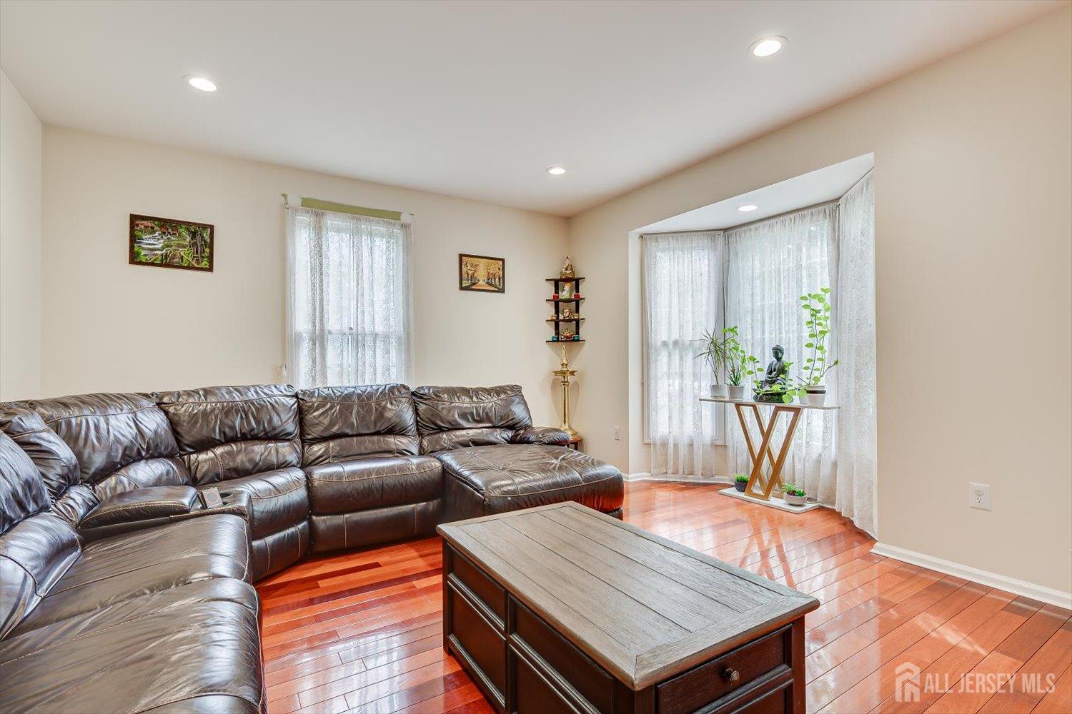 8 Mcbride Way Bridgewater NJ 08807