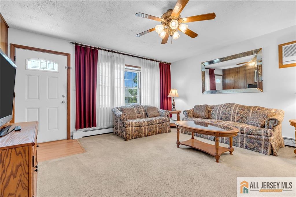 11 Richmond Road Edison NJ 08817
