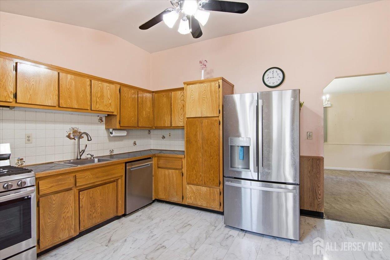 15 Bonham Drive Edison NJ 08837