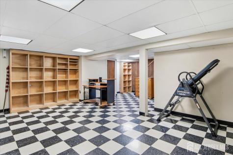 15 Bonham Drive Edison NJ 08837