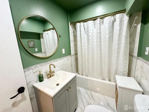 303 Stephenson Avenue Middlesex NJ 08845