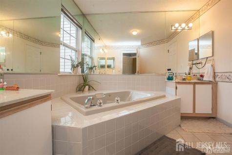 9 Wilmbelton Court Edison NJ 08820