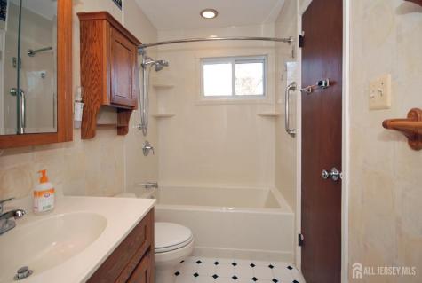 4 Linden Lane S Plainsboro NJ 08536