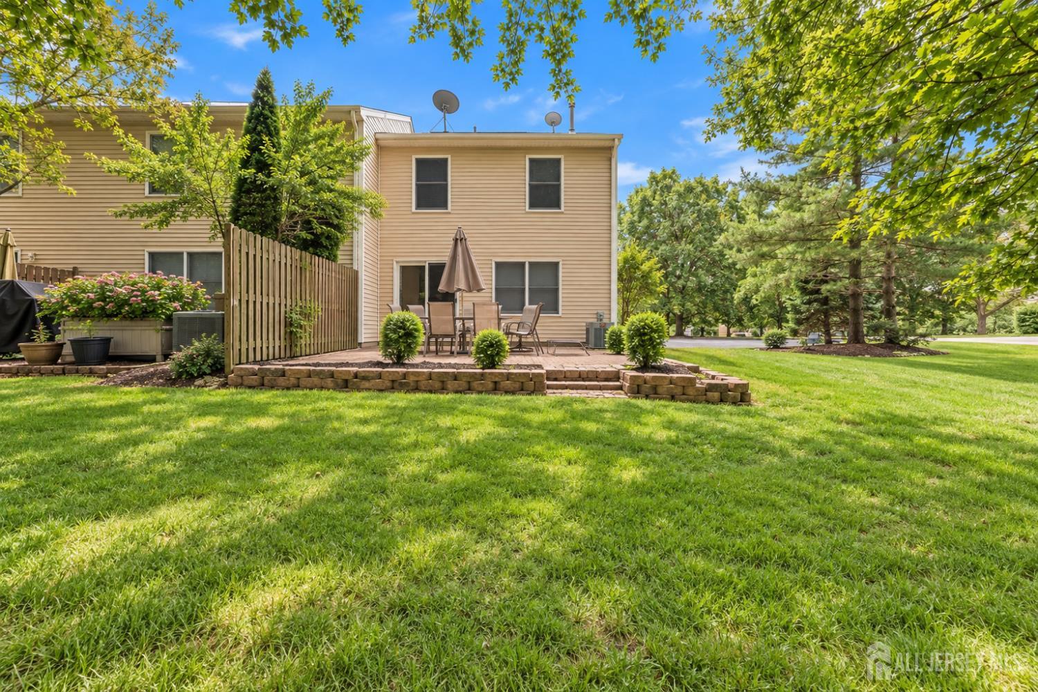 20 Parkside Drive Spotswood NJ 08884