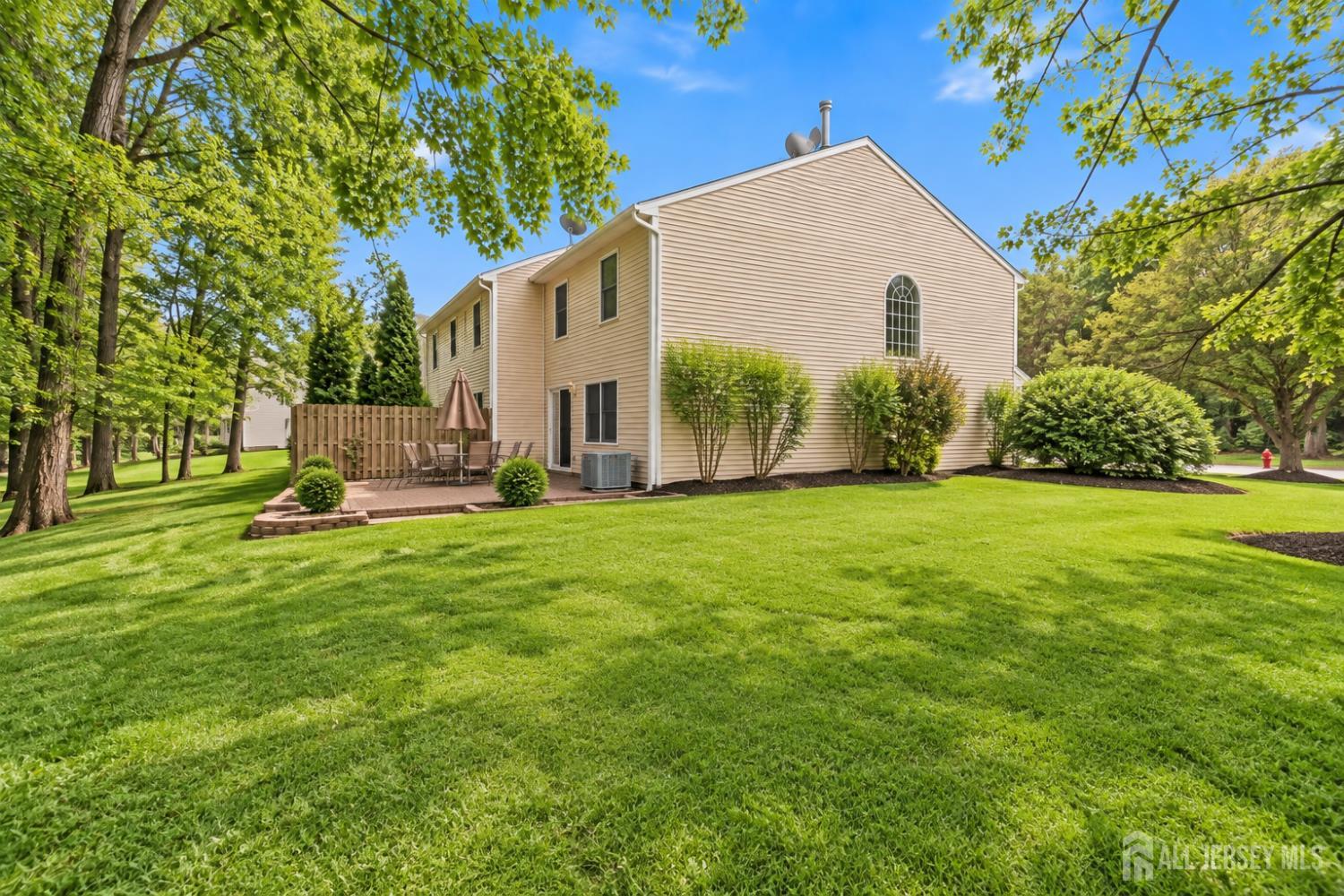 20 Parkside Drive Spotswood NJ 08884