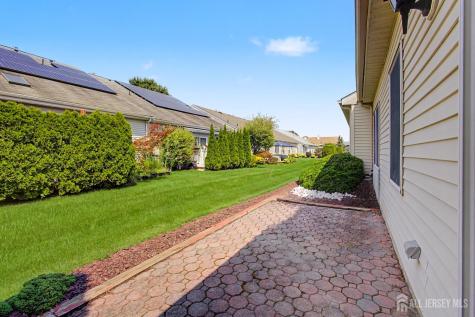 17 Umberland Place Monroe NJ 08831