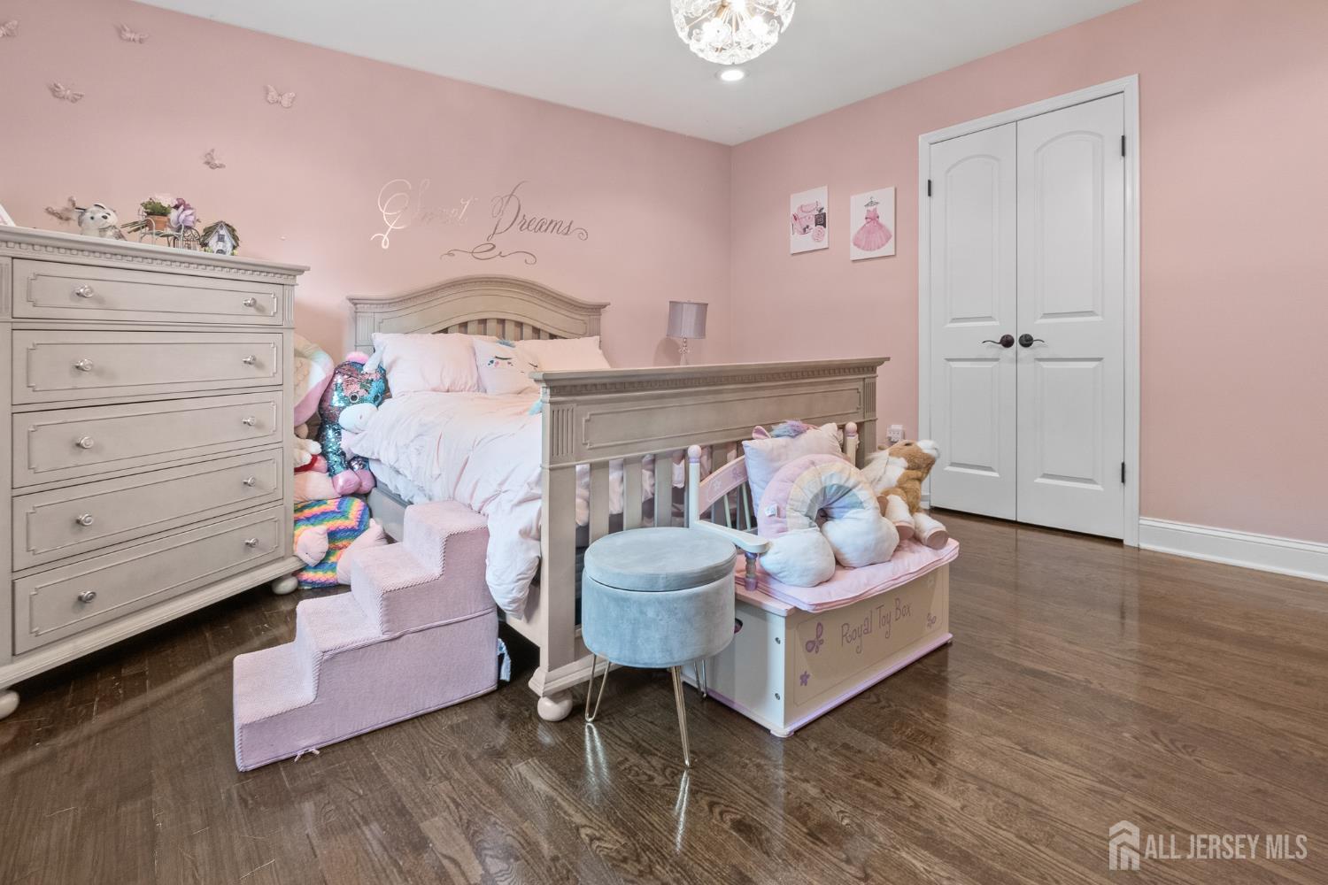 5 Brookside Circle Marlboro NJ 07746