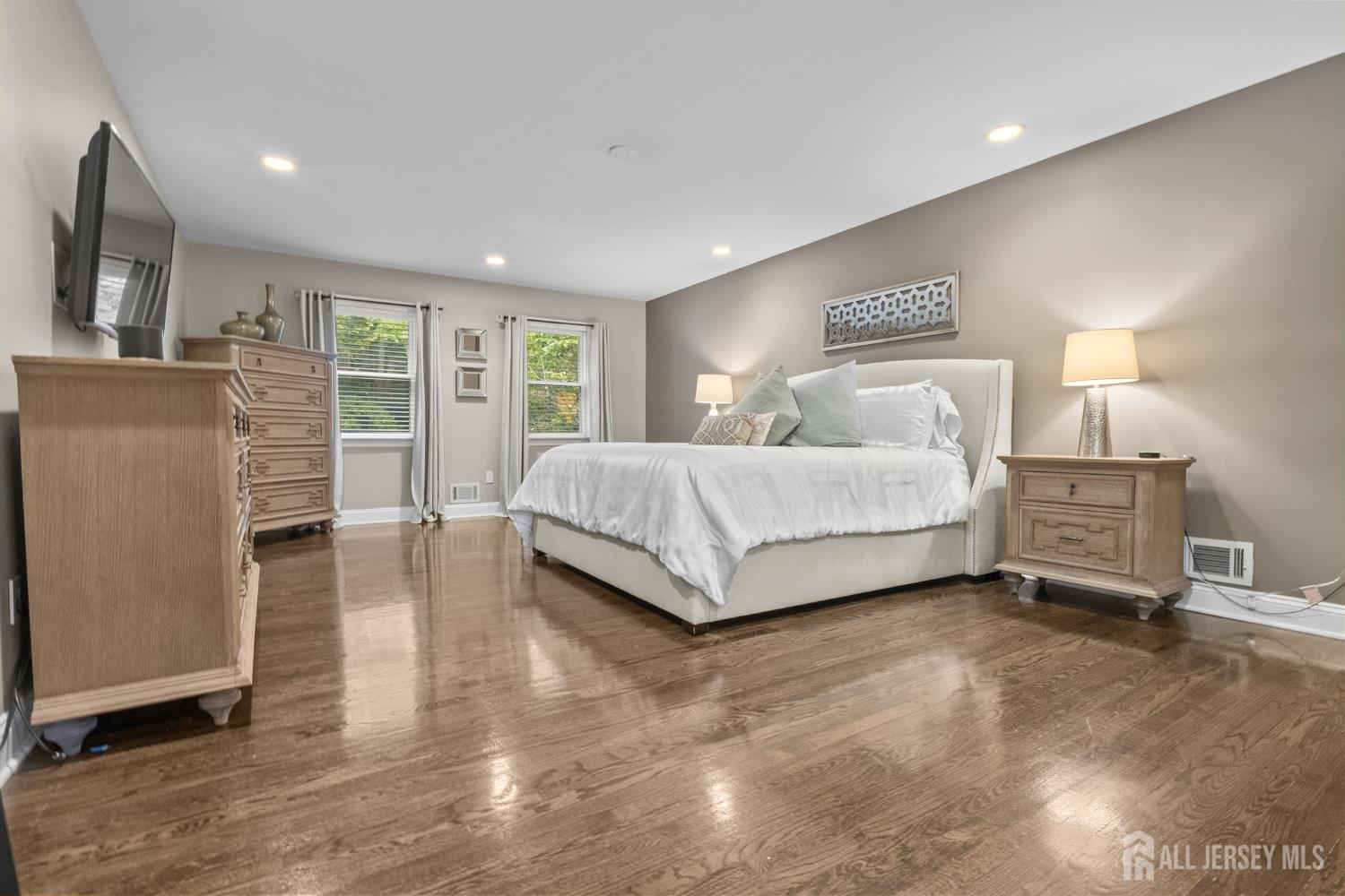 5 Brookside Circle Marlboro NJ 07746