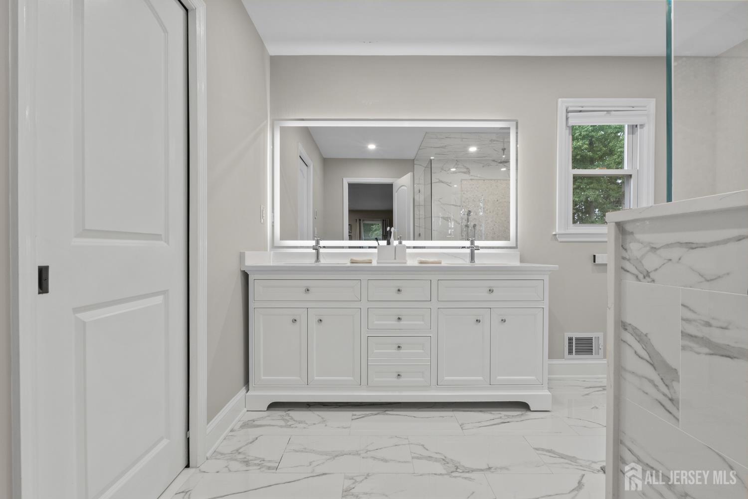 5 Brookside Circle Marlboro NJ 07746