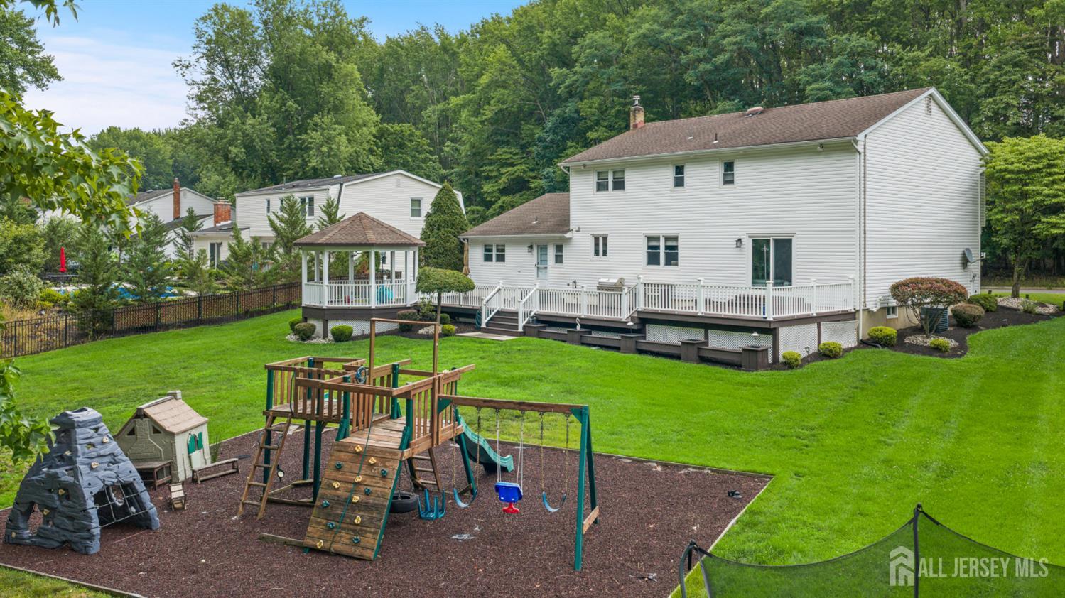 5 Brookside Circle Marlboro NJ 07746