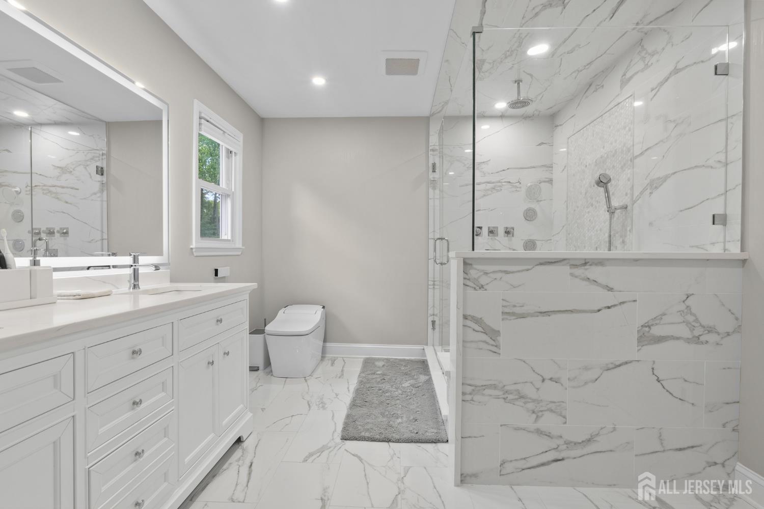 5 Brookside Circle Marlboro NJ 07746