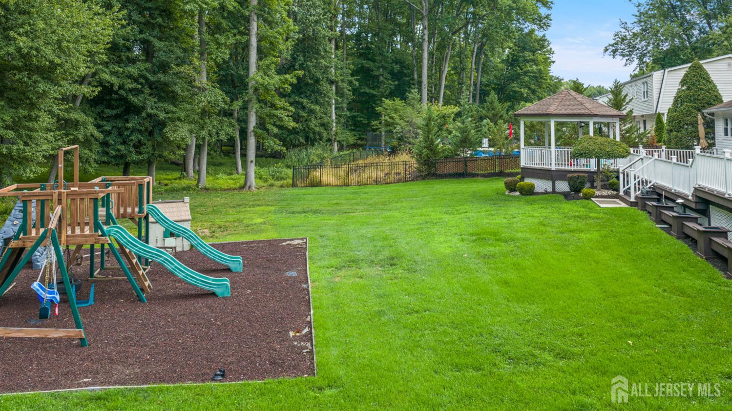 5 Brookside Circle Marlboro NJ 07746