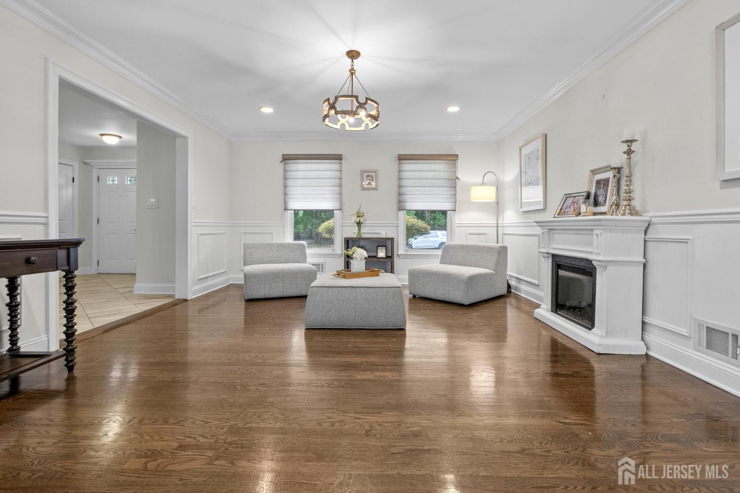 5 Brookside Circle Marlboro NJ 07746
