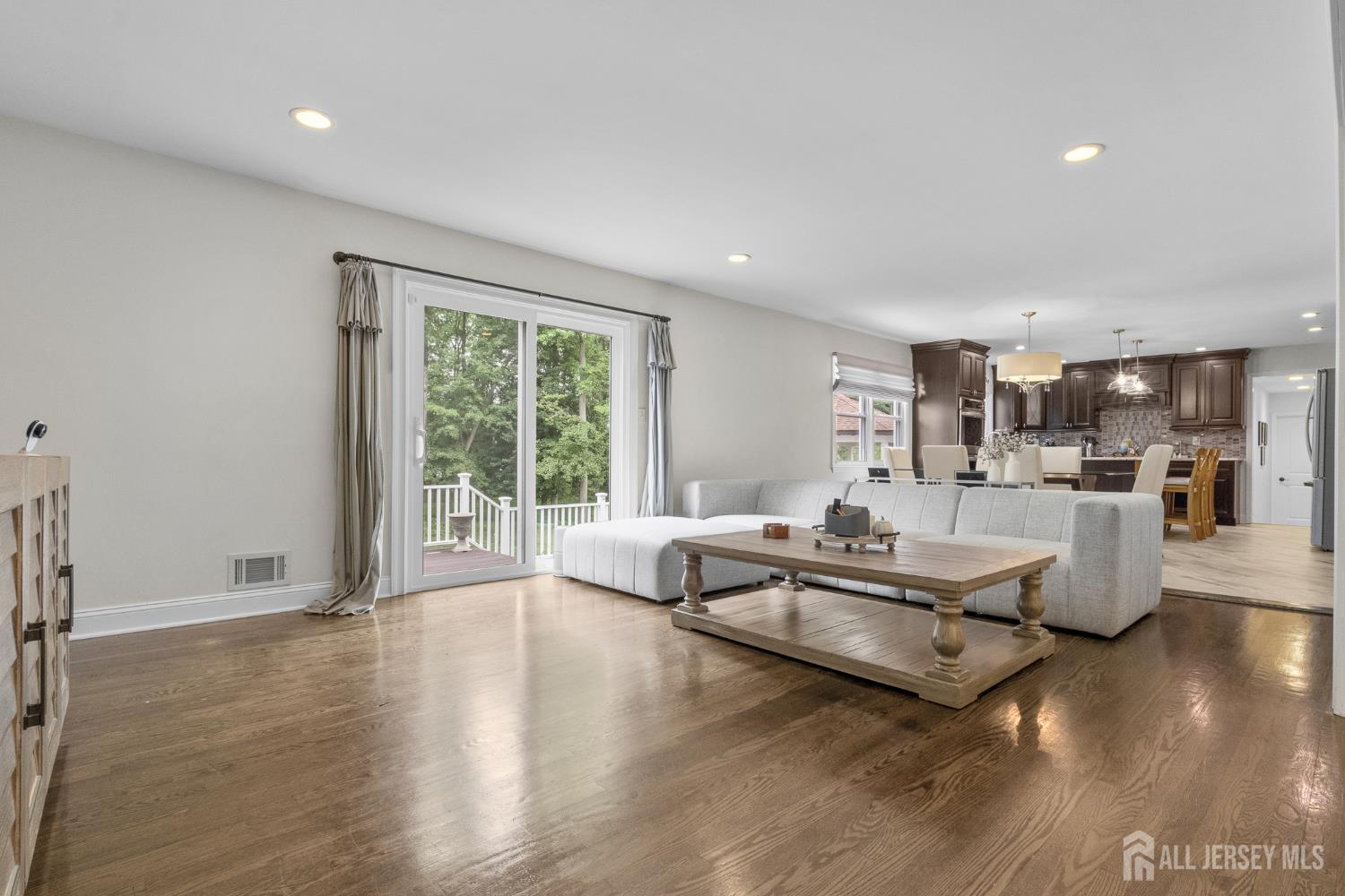 5 Brookside Circle Marlboro NJ 07746