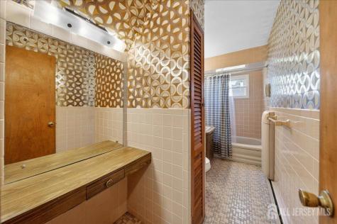 27 Concannon Drive Fords NJ 08863