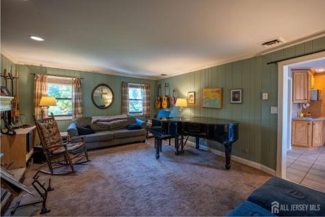 207 Grant Avenue Middlesex NJ 08846