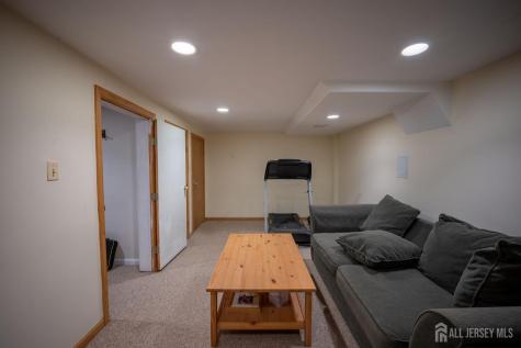 207 Grant Avenue Middlesex NJ 08846