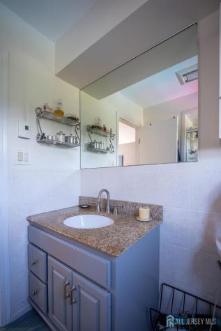 207 Grant Avenue Middlesex NJ 08846