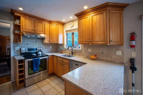 207 Grant Avenue Middlesex NJ 08846