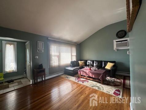 118 Markowitz Street Carteret NJ 07008