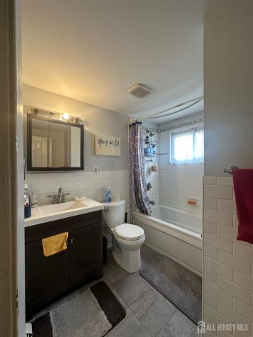 118 Markowitz Street Carteret NJ 07008