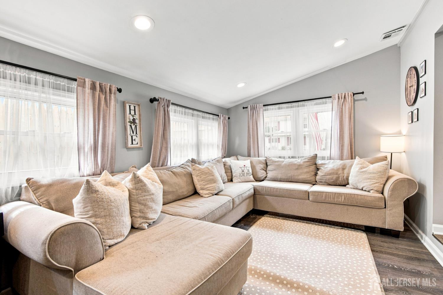 22 Elm Terrace Sayreville NJ 08859