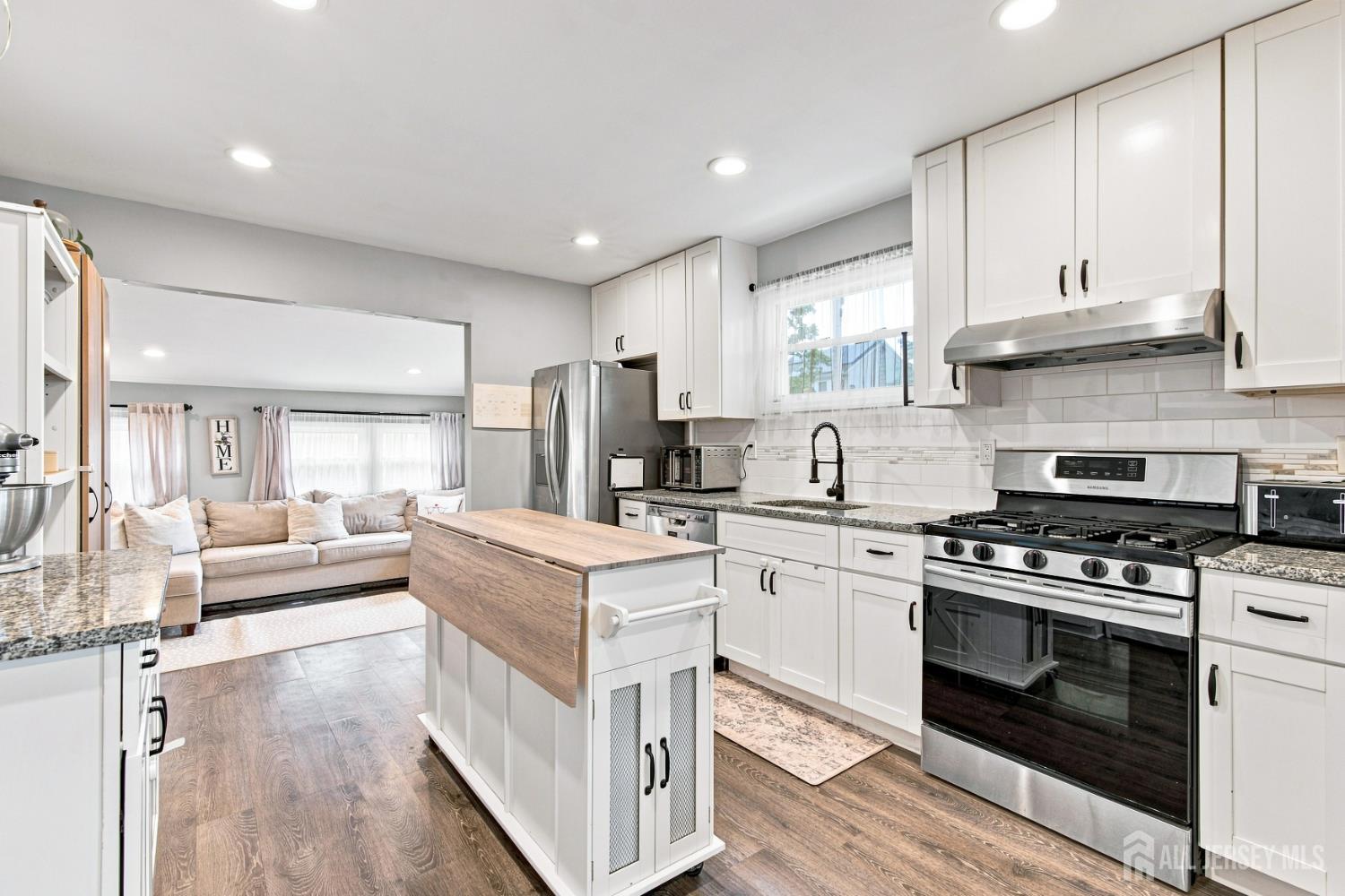 22 Elm Terrace Sayreville NJ 08859