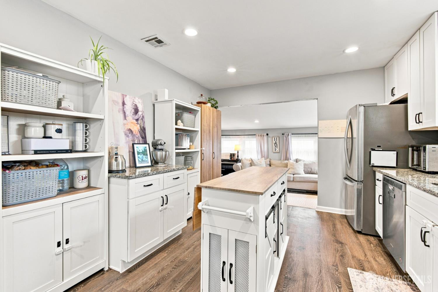 22 Elm Terrace Sayreville NJ 08859