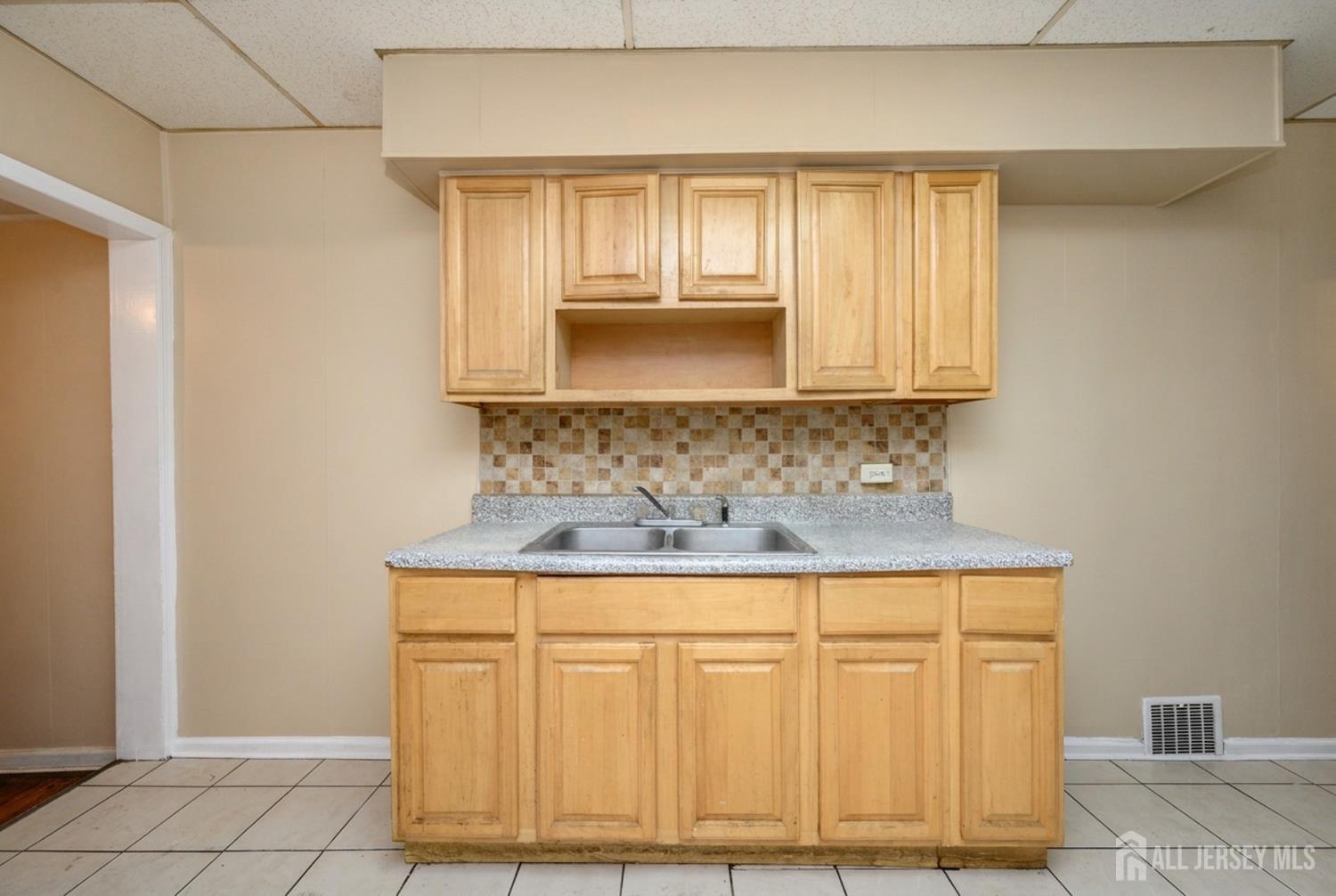 1414 S Clinton Avenue S Trenton NJ 08610