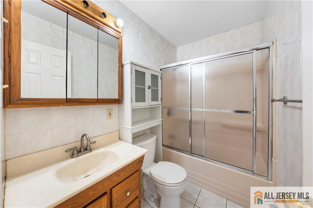 18 Roseland Place North Brunswick NJ 08902