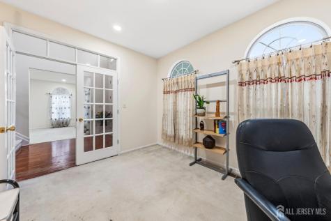 10 Julie Court Franklin NJ 08873