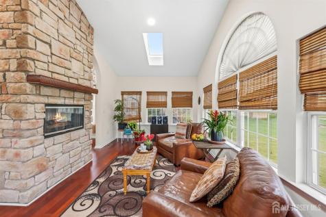 10 Julie Court Franklin NJ 08873