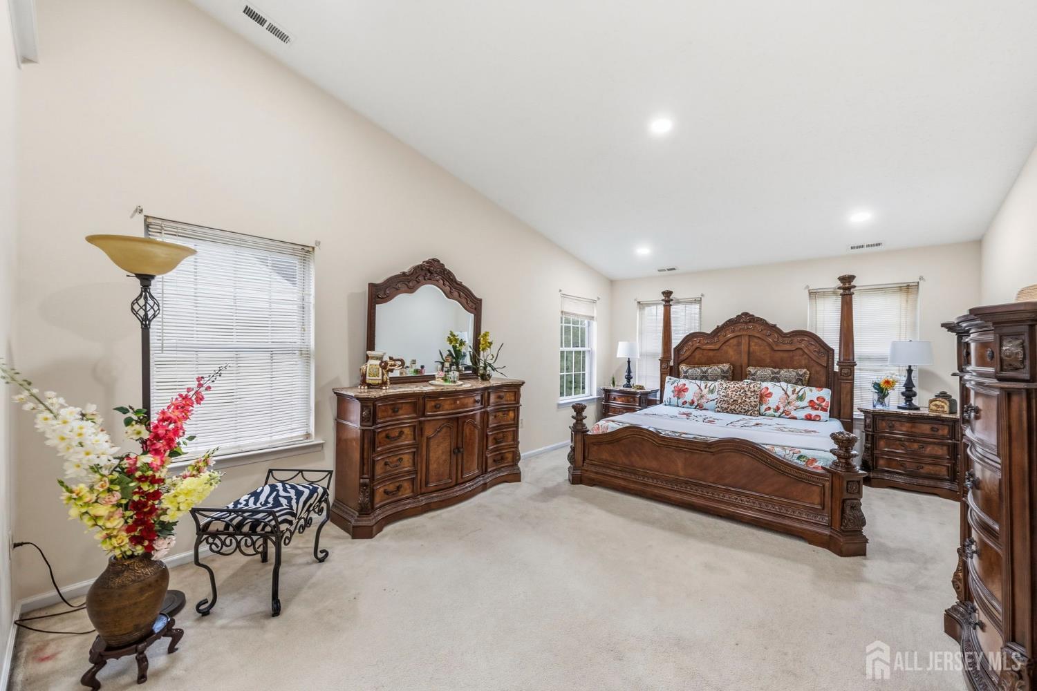 10 Julie Court Franklin NJ 08873