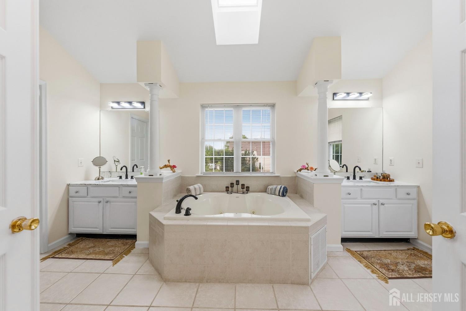 10 Julie Court Franklin NJ 08873