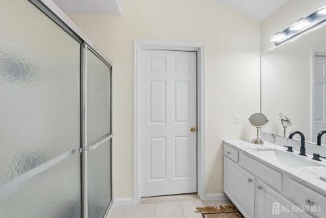 10 Julie Court Franklin NJ 08873