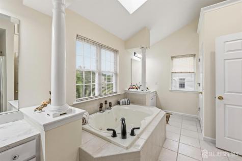 10 Julie Court Franklin NJ 08873