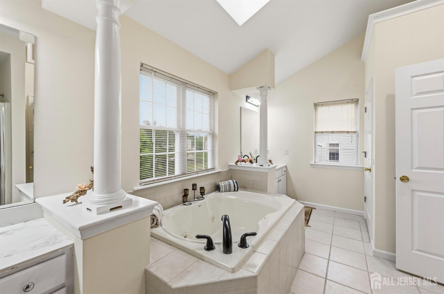 10 Julie Court Franklin NJ 08873