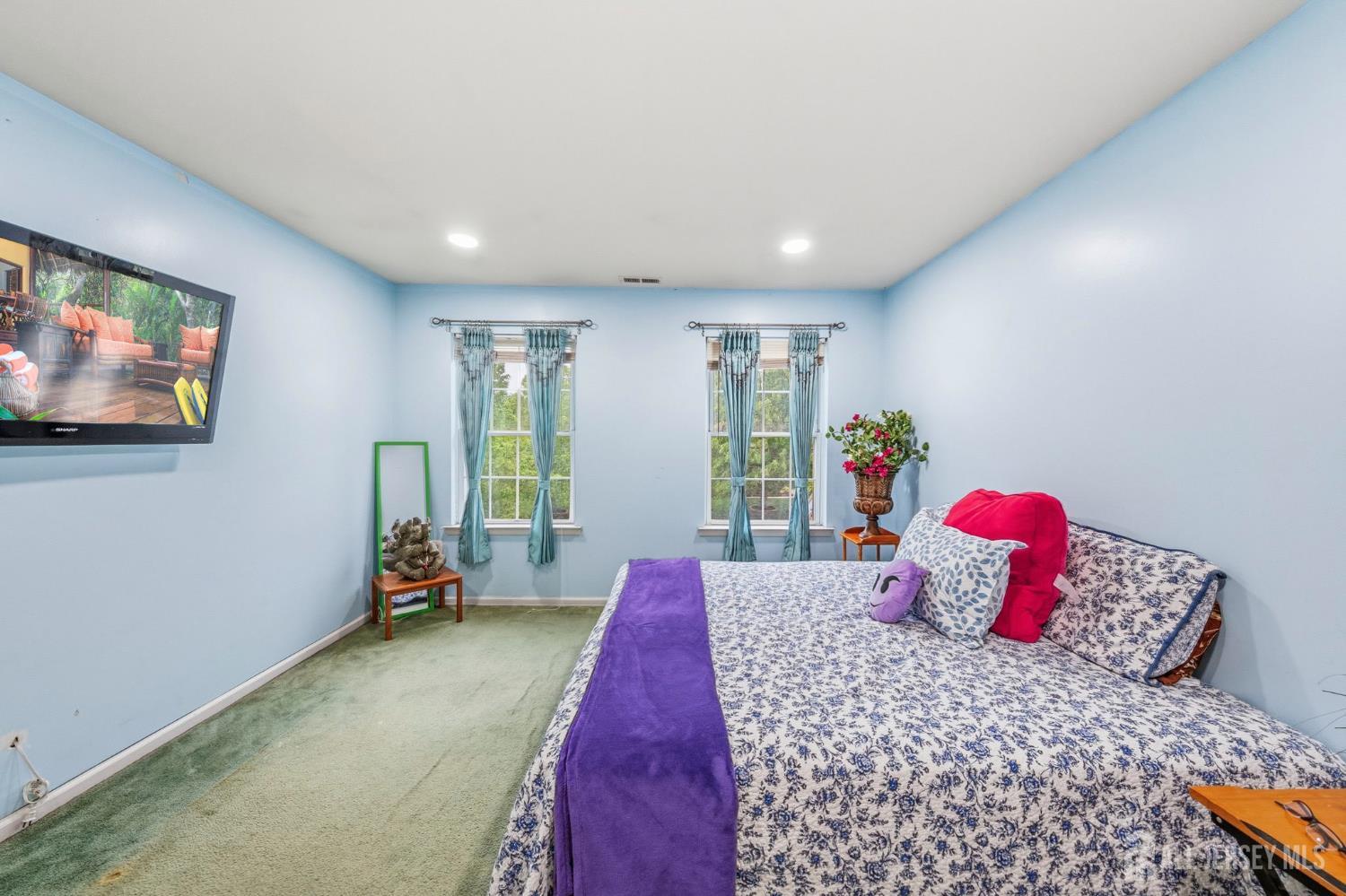 10 Julie Court Franklin NJ 08873