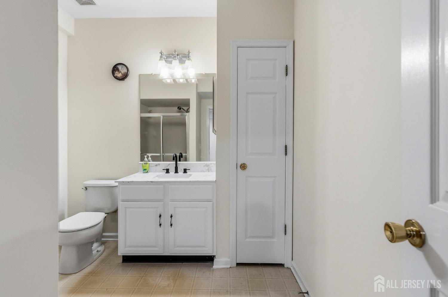10 Julie Court Franklin NJ 08873