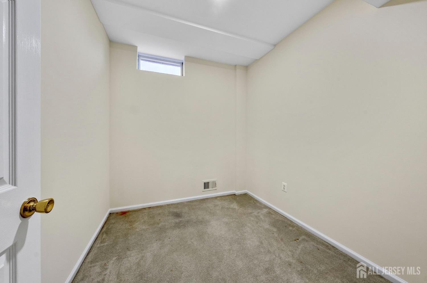 10 Julie Court Franklin NJ 08873